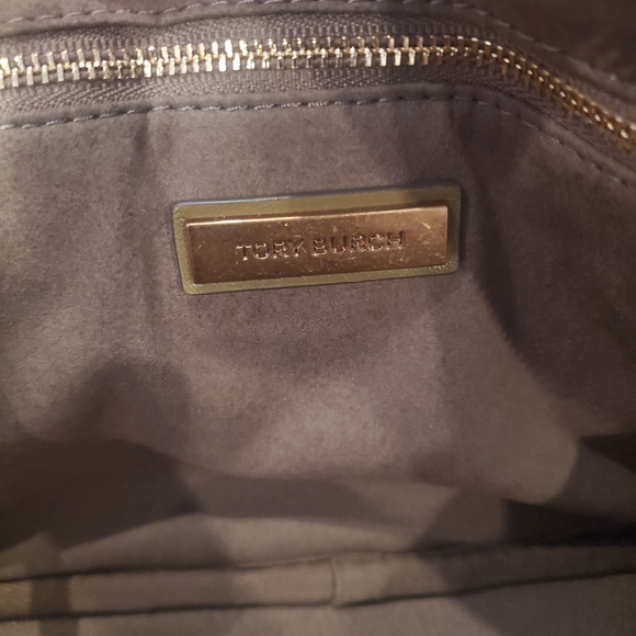 Tory Burch Kira Quilted Camera Bag in Toasted Sesame - Picture 10 of 11